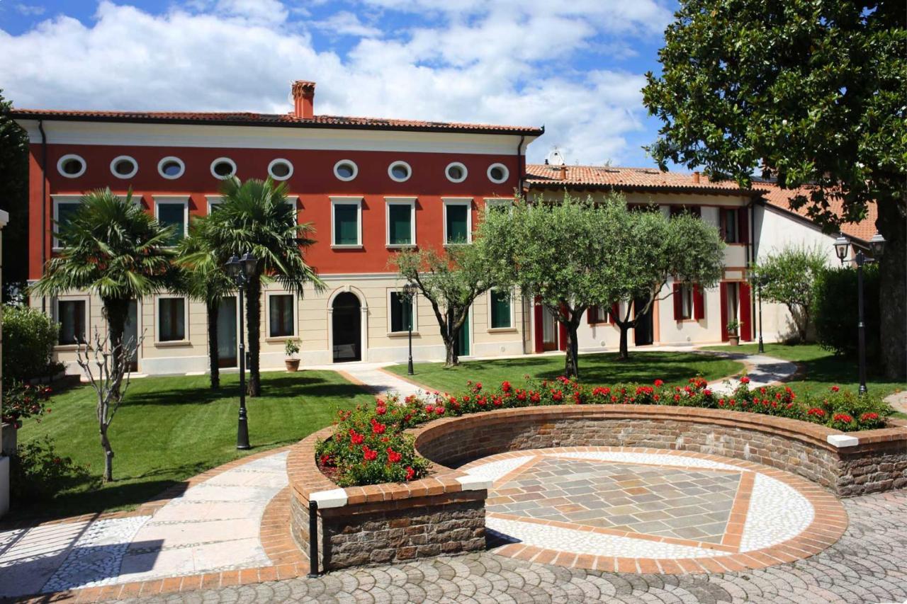 Villa Tiziano Residence Rosà Exteriör bild